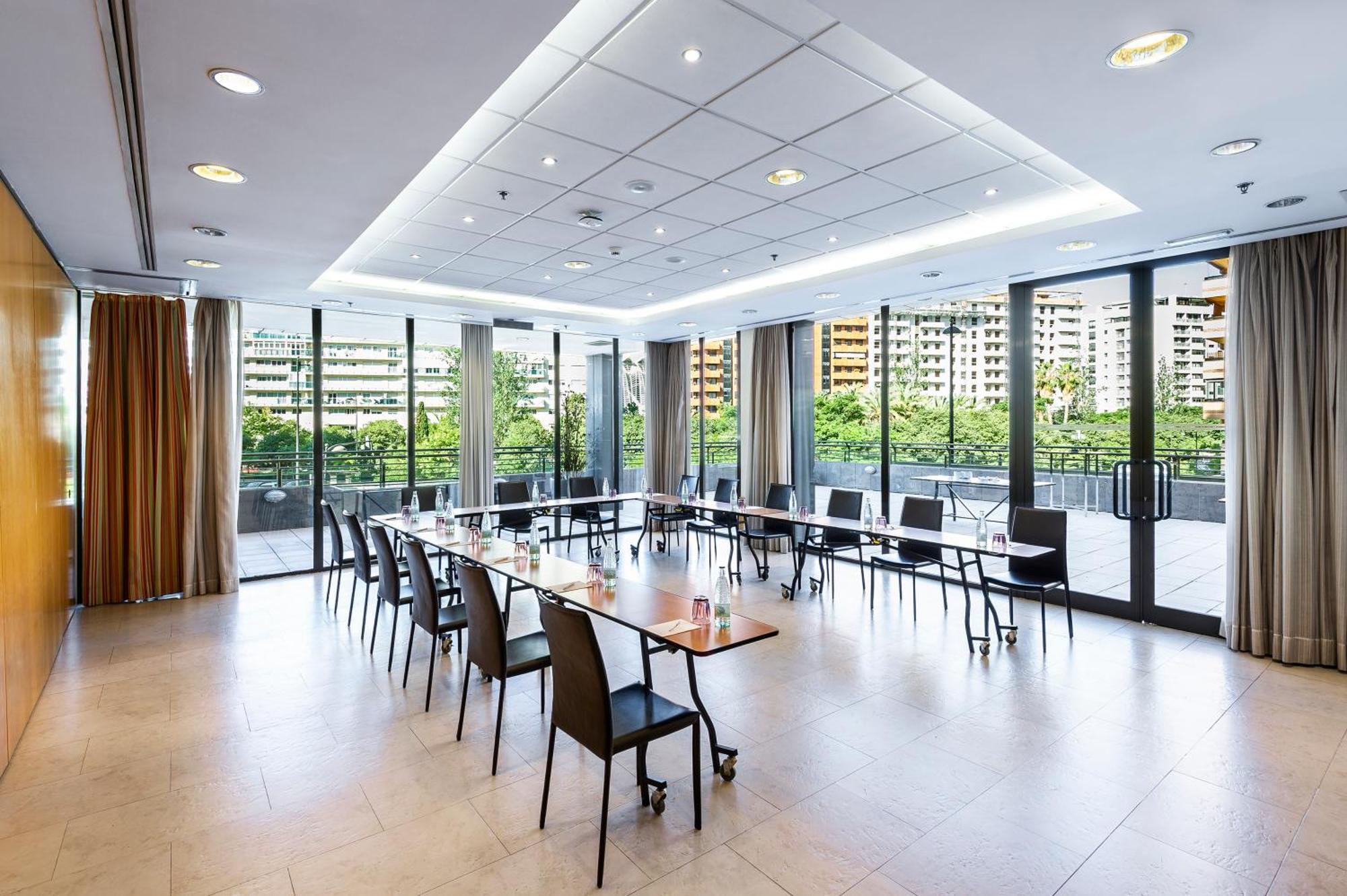Innside By Melia Valencia Oceanic Luaran gambar