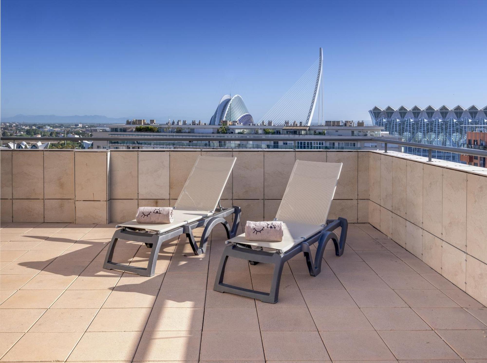 Innside By Melia Valencia Oceanic Luaran gambar