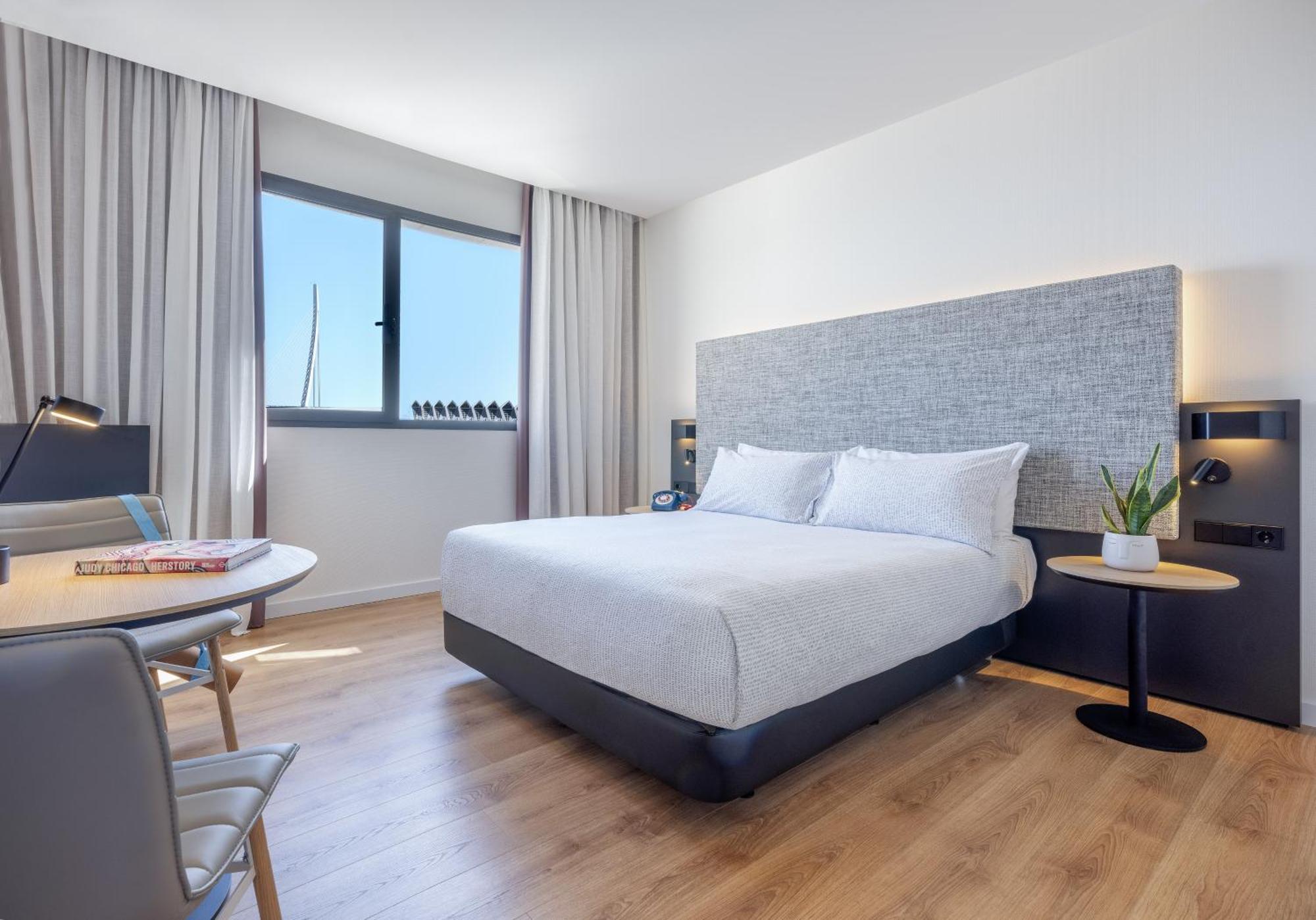 Innside By Melia Valencia Oceanic Luaran gambar