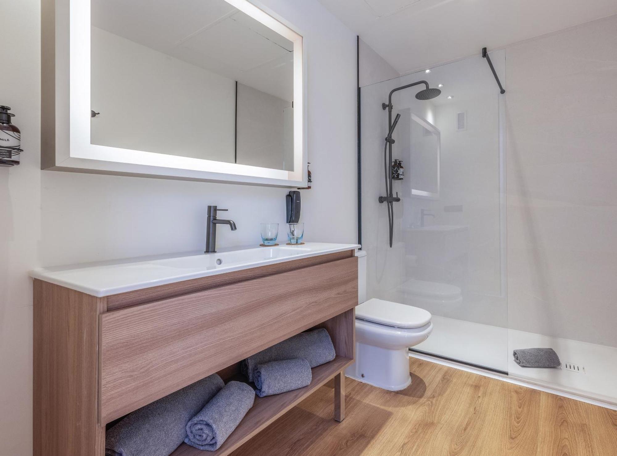 Innside By Melia Valencia Oceanic Luaran gambar